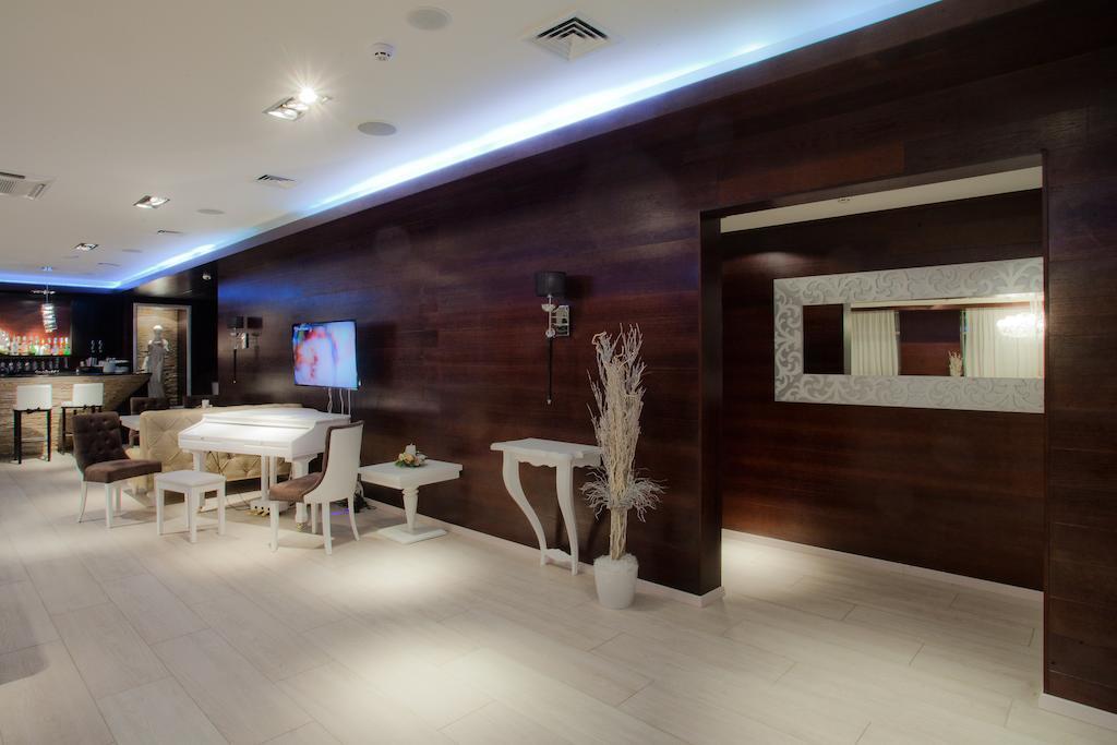 Orly Park-Hotel Kyiv Exterior foto