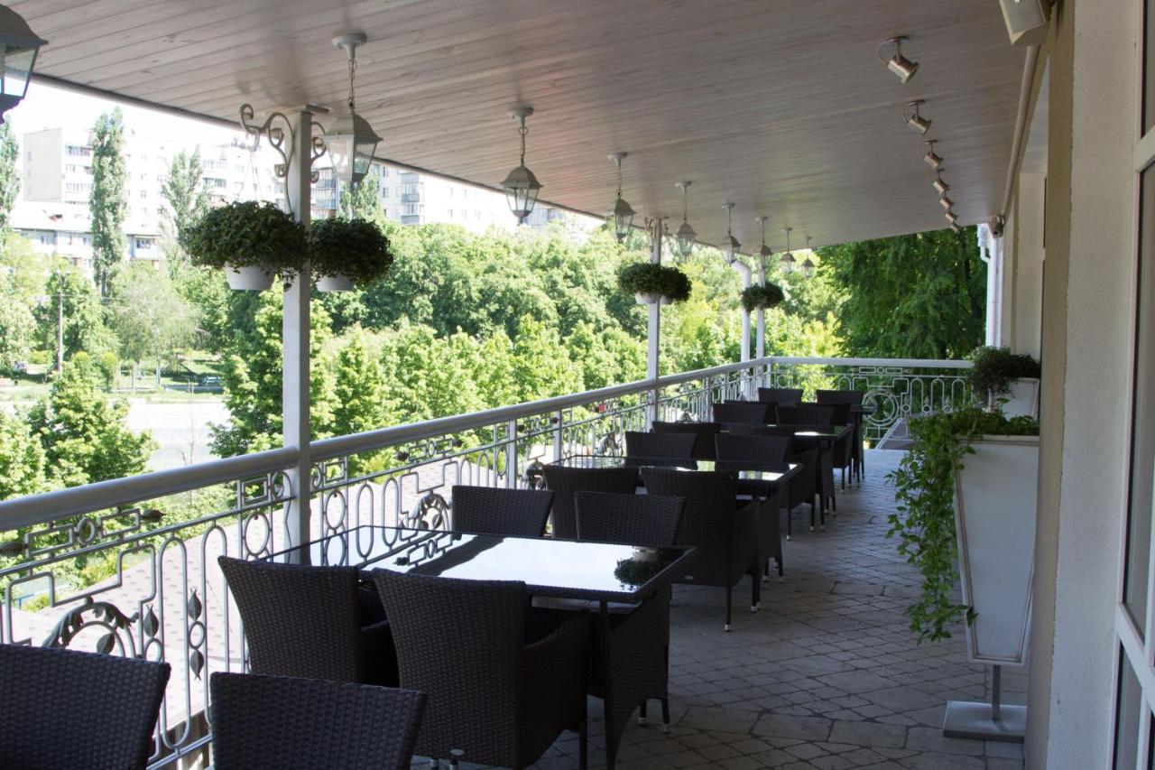 Orly Park-Hotel Kyiv Exterior foto